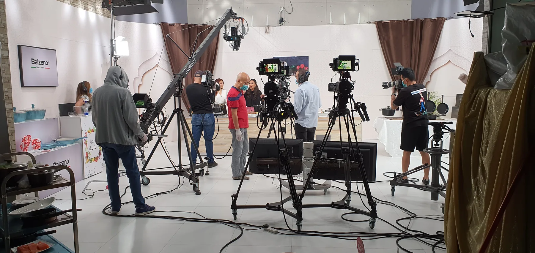 Multi-camera studio production by Edamame